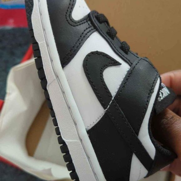 Toddler Nike Panda Dunks size 7c - Picture 3 of 6